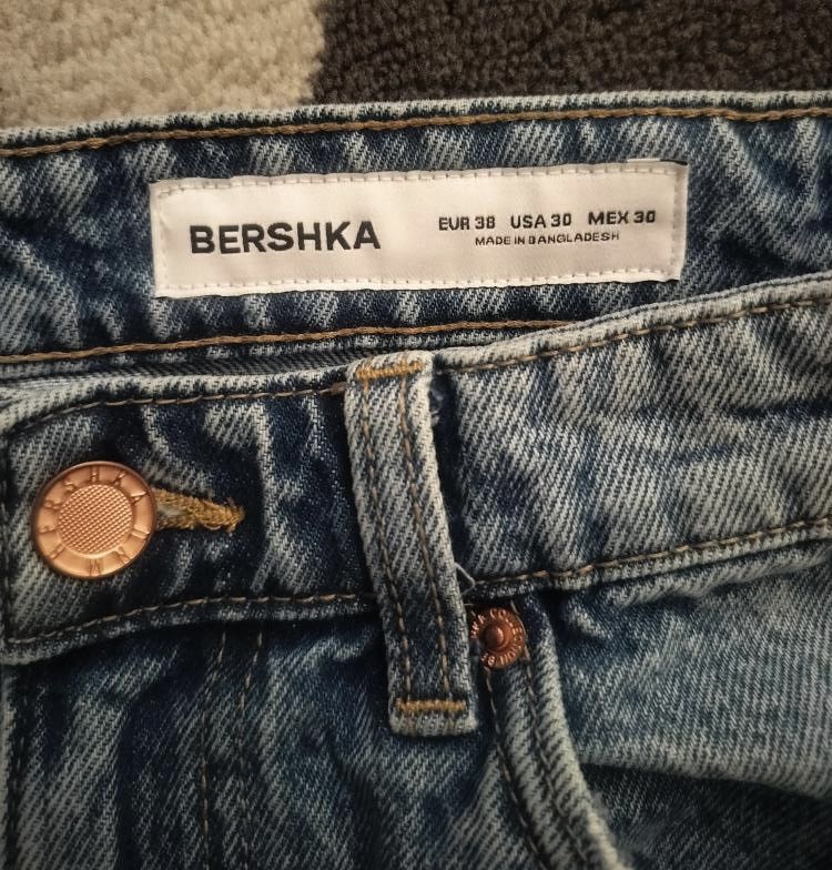 Bershka Bershka baggy jorts Size US 32 / EU 48 - 3 Thumbnail