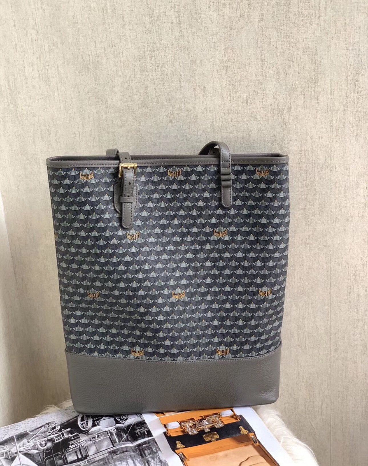 Faure Le Page Faure Le Page Daily Battle Vertical Tote Bag | Grey/Charcoal Size ONE SIZE - 1 Thumbnail
