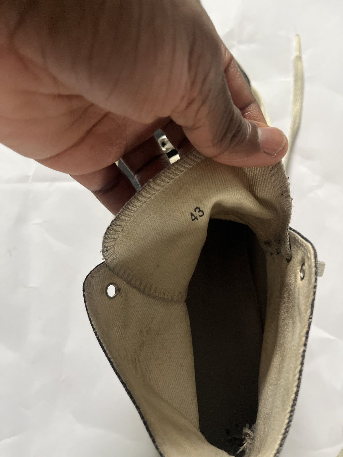 Maison Margiela Maison Margiela Black and White Hi-Top Tabi Sneaker Size US 10 / EU 43 - 5 Thumbnail
