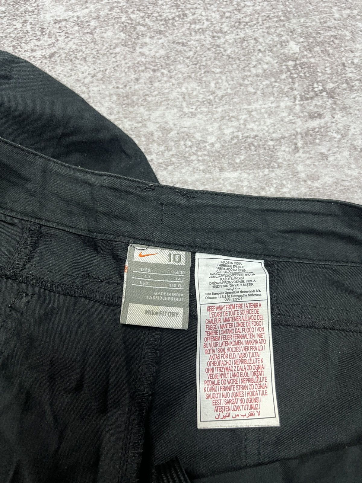 Nike Nike Technical Cargo Pants Black Minimal Swoosh Size US 31 - 9 Thumbnail
