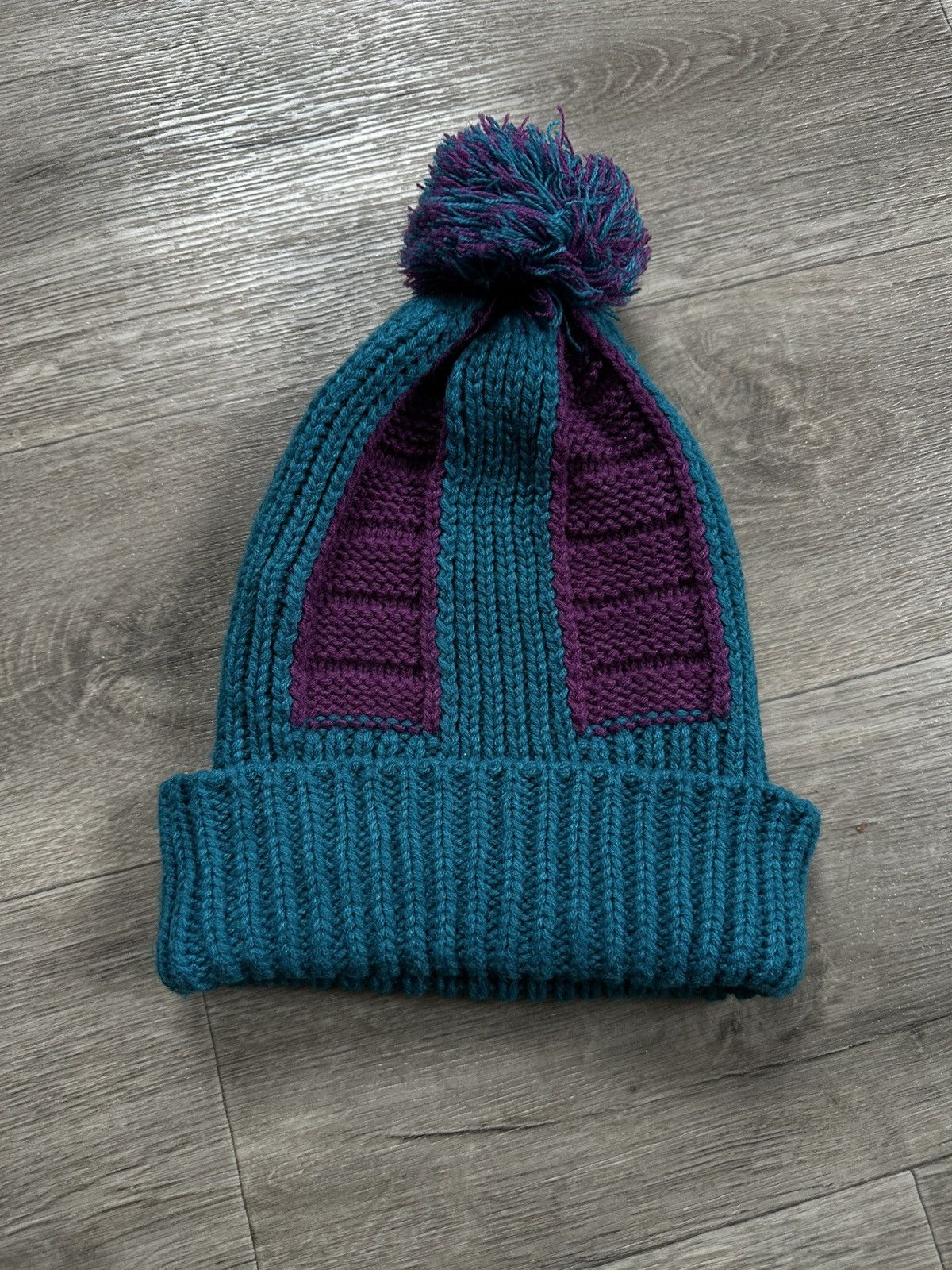 Oakley 🫧OAKLEY VINTAGE BEANIE POM POM HAT TEAL PURPLE SKI SNOW Size ONE SIZE - 8 Thumbnail