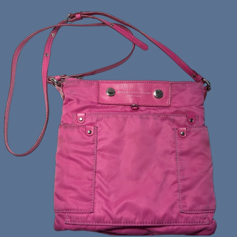 VINTAGE Marc by Marc Jacobs SIA Crossbody Bag Preppy Nylon Begonia Pink 9” x 9” x 2” Lightweight Womens Bag