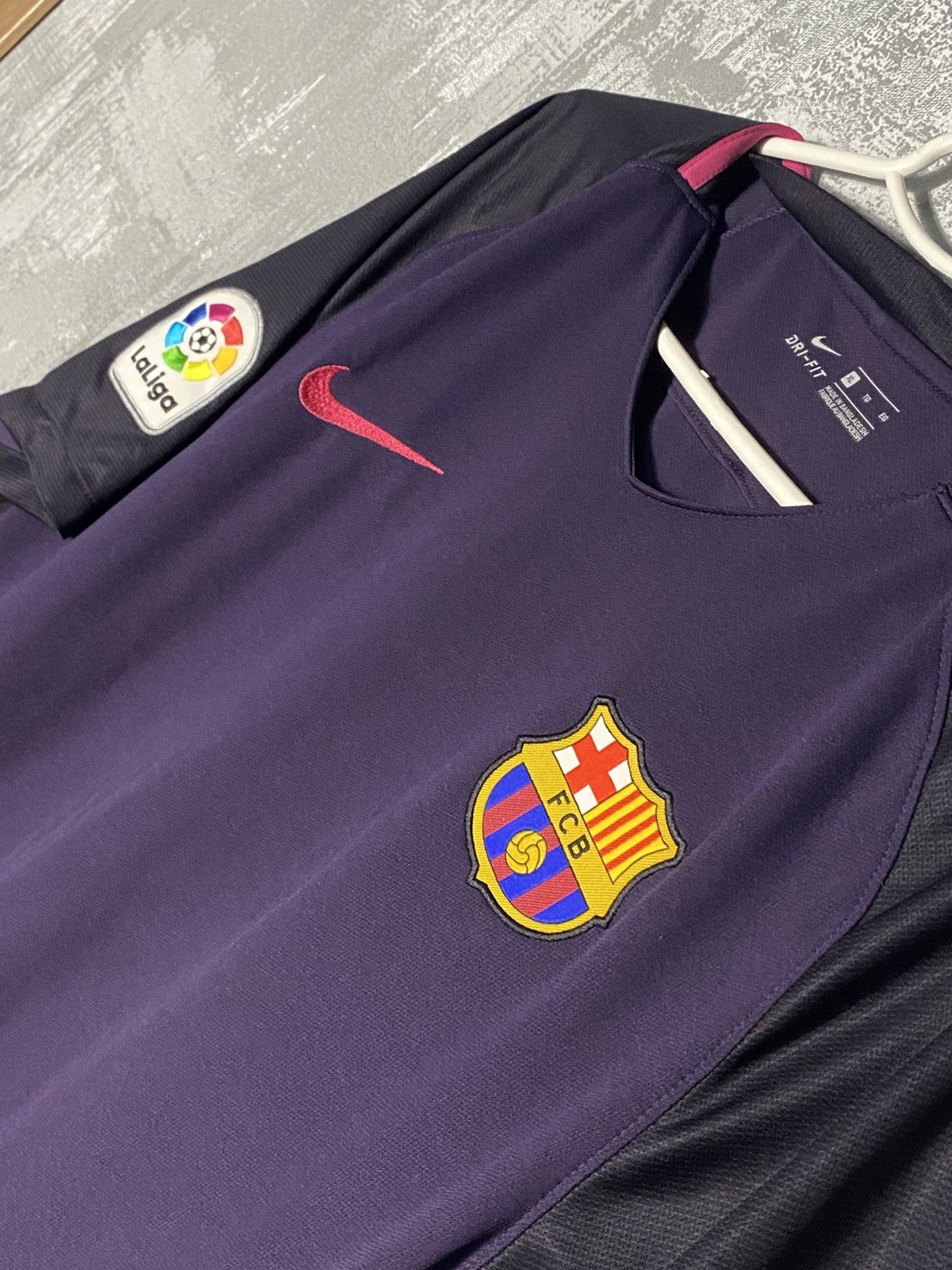 Nike Barcelona Nike Soccer Jersey 2016/17 Away Football Shirt Kit Size US XL / EU 56 / 4 - 7 Thumbnail