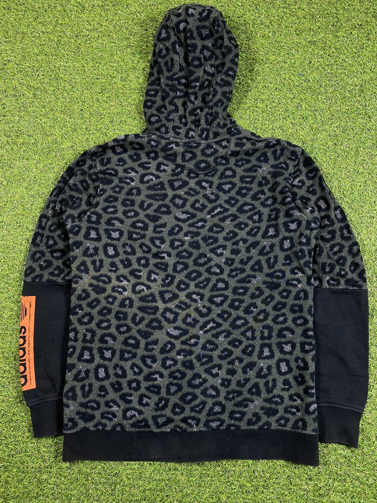Adidas Vintage Y2K Adidas leopard zip hoodie streetwear size S Size US S / EU 44-46 / 1 - 4 Thumbnail