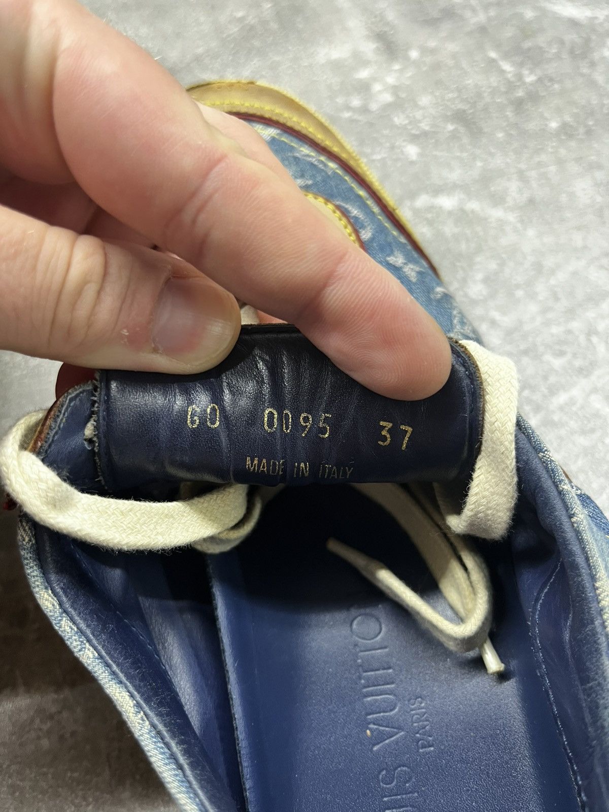Louis Vuitton Louis Vuitton beige leather blue monogram denim sneakers Size US 6 / IT 36 - 17 Thumbnail