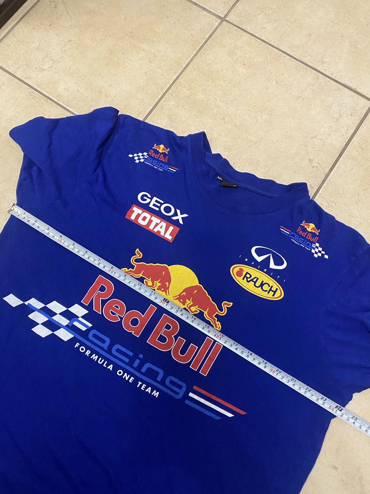 Formula 1 Vintage Red bull formula uno racing big logo tee 00s Size US XL / EU 56 / 4 - 12 Thumbnail
