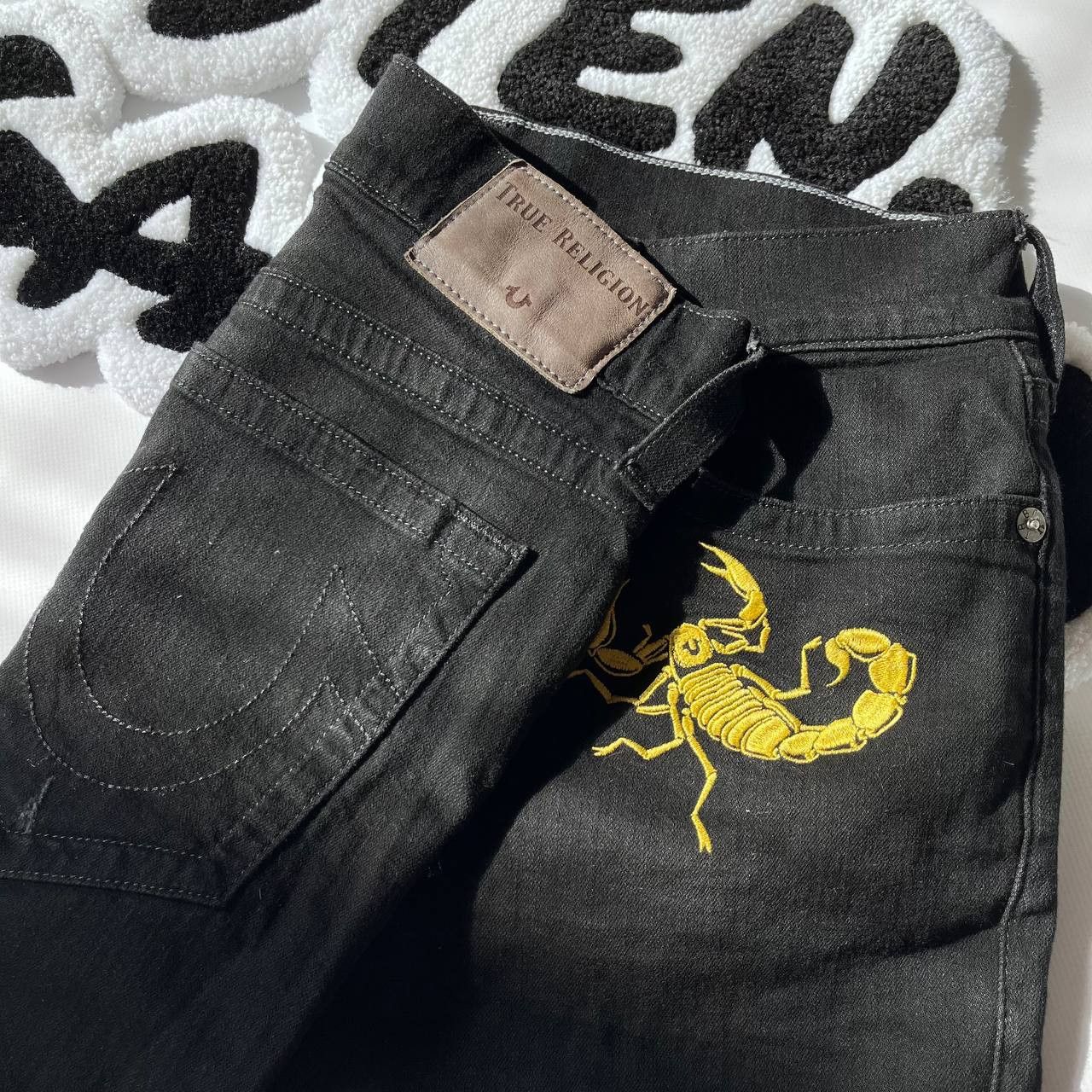 True Religion × Vintage True Religion Geno Shorts Scorpion Size US 34 / EU 50 - 1 Thumbnail