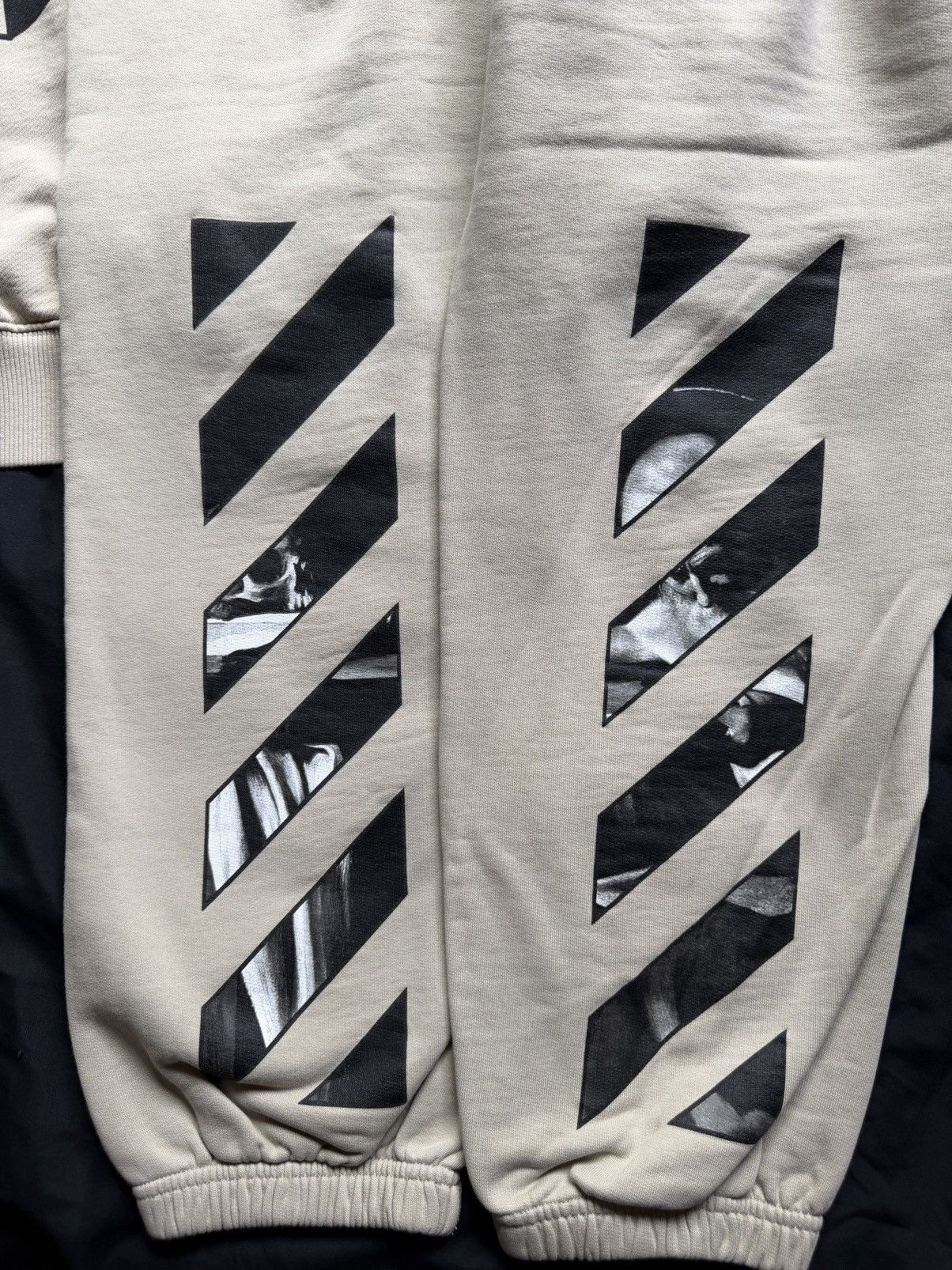 Off-White Off-White Beige Graphic Hoodie & Sweatpants Set Size US 34 / EU 50 - 4 Thumbnail