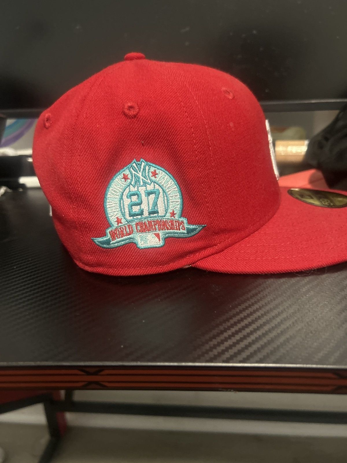 New Era New York Yankees 71/8 59Fifty Size ONE SIZE - 3 Thumbnail