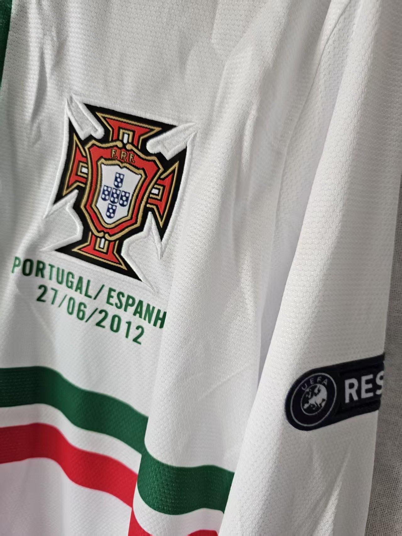 Other 2012 Euro Portugal 7 C Ronaldo Jersey Longsleeve Size US XL / EU 56 / 4 - 4 Thumbnail