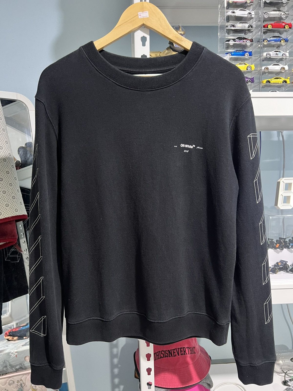 Off-White OFF-WHITE ARROW GRAPHIC WASHED BLACK SWEATSHIRT 2018 Size US M / EU 48-50 / 2 - 1 Thumbnail