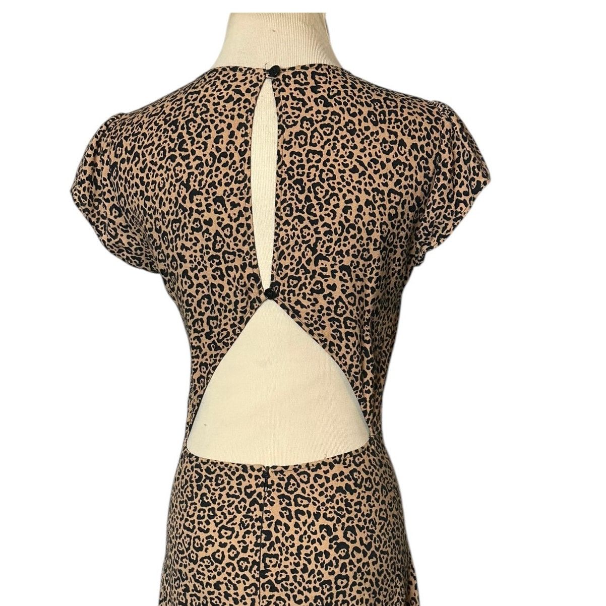 Reformation Reformation Lena Leopard Print Mini Dress size 2 Size XS / US 0-2 / IT 36-38 - 8 Thumbnail