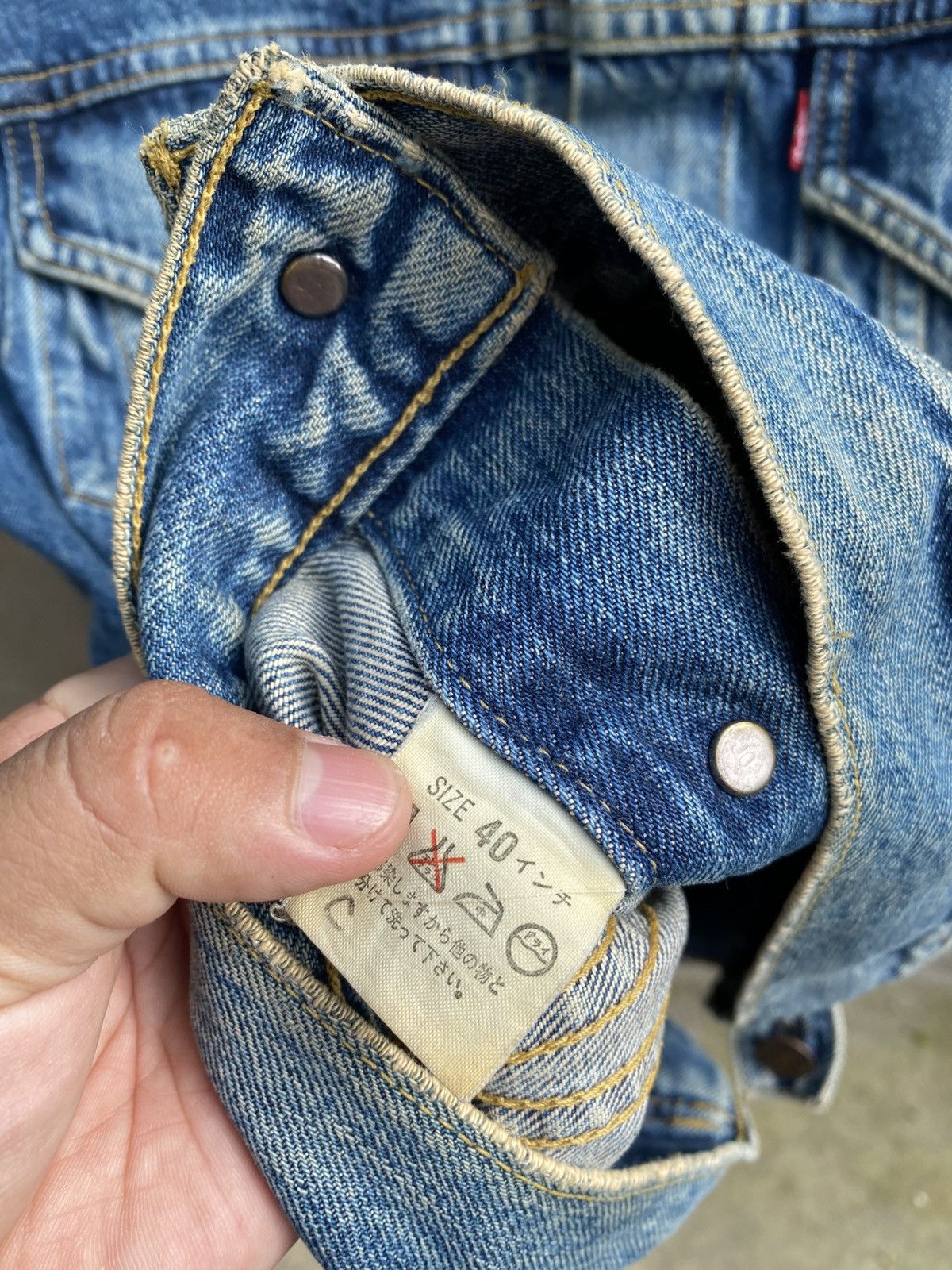 Levi's × Levi's Vintage Clothing × Vintage size 40 vintage levi's trucker big E denim jacket distressed Size US M / EU 48-50 / 2 - 3 Thumbnail