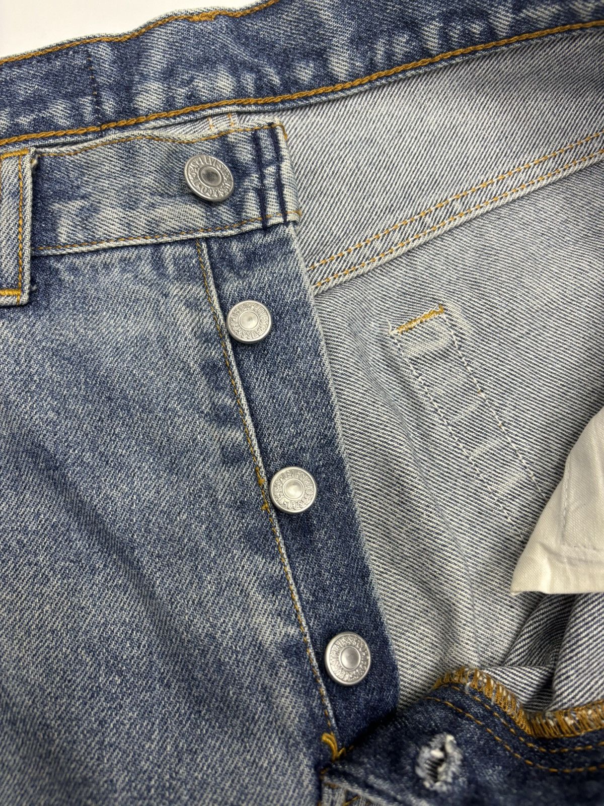 Levi's VINTAGE LEVIS 501 CROP DISTRESSED DENIM Size US 28 / EU 44 - 10 Thumbnail