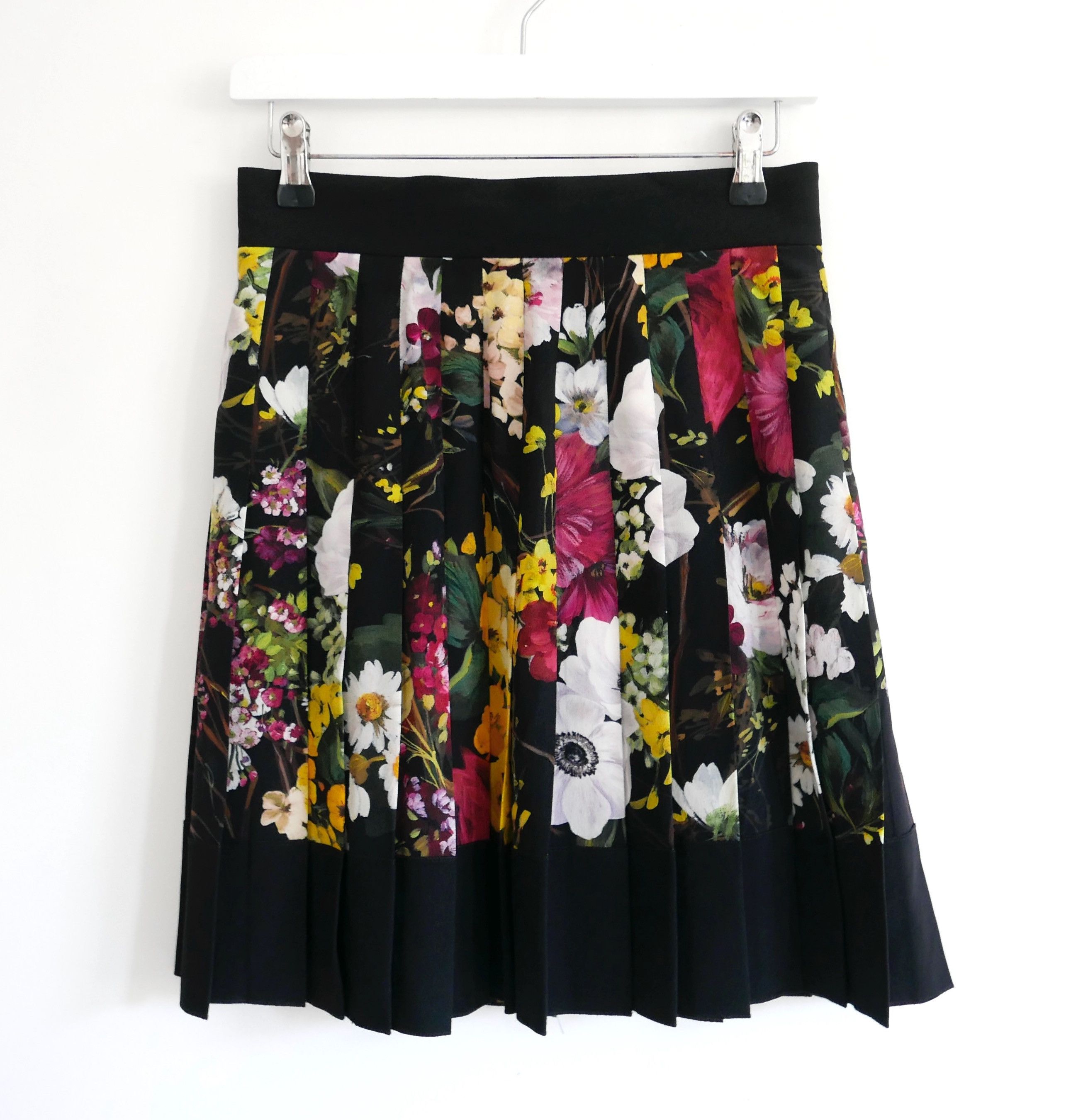 Dolce & Gabbana Dolce & Gabbana pleated floral print short skirt Size 27" / US 4 / IT 40 - 1 Thumbnail
