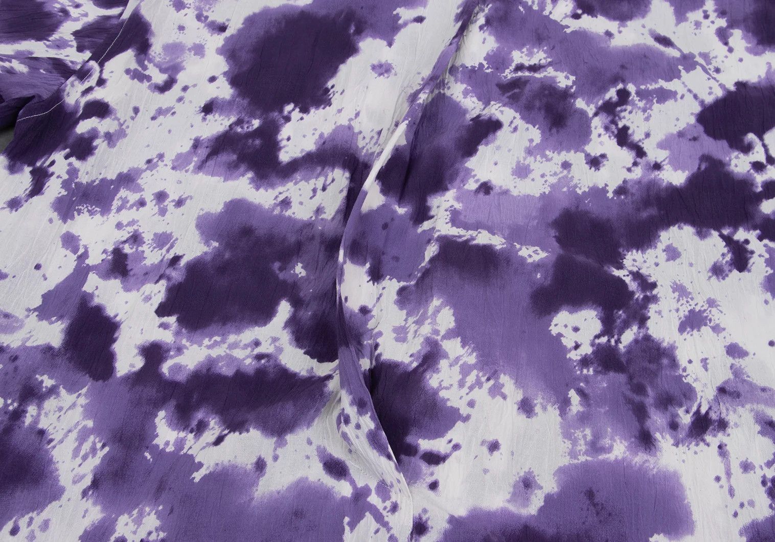 Issey Miyake Cotton Washer Print Short Sleeve Shirt in Purple and White Size US S / EU 44-46 / 1 - 14 Thumbnail