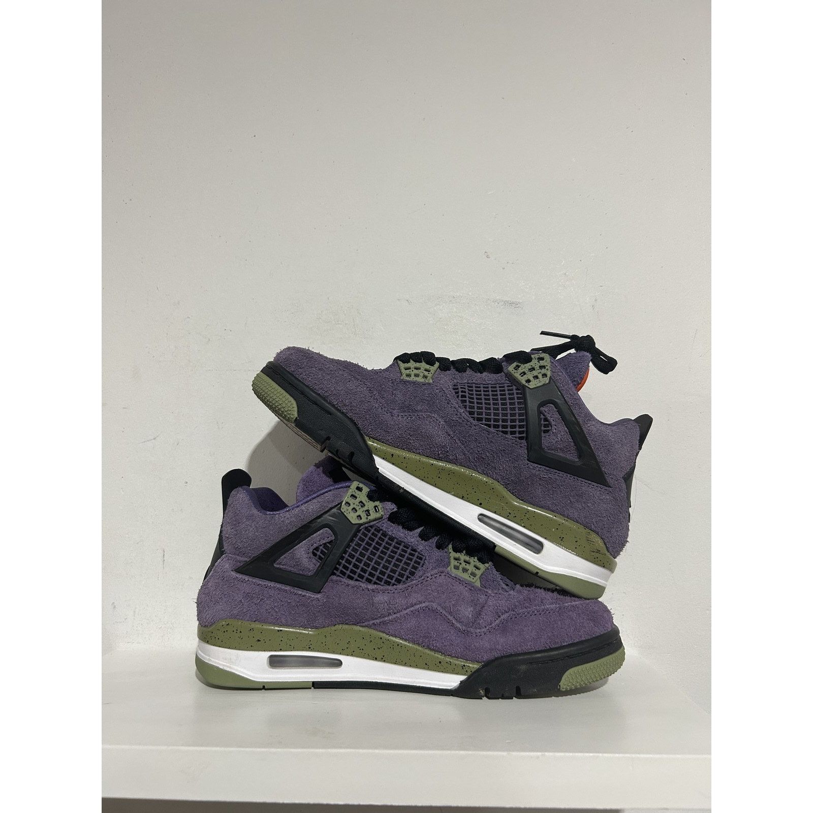 Jordan Brand JORDAN 4 RETRO PURPLE CANYON SIZE 8 (9.5W) PREOWNED Size US 8 / EU 41 - 2 Thumbnail