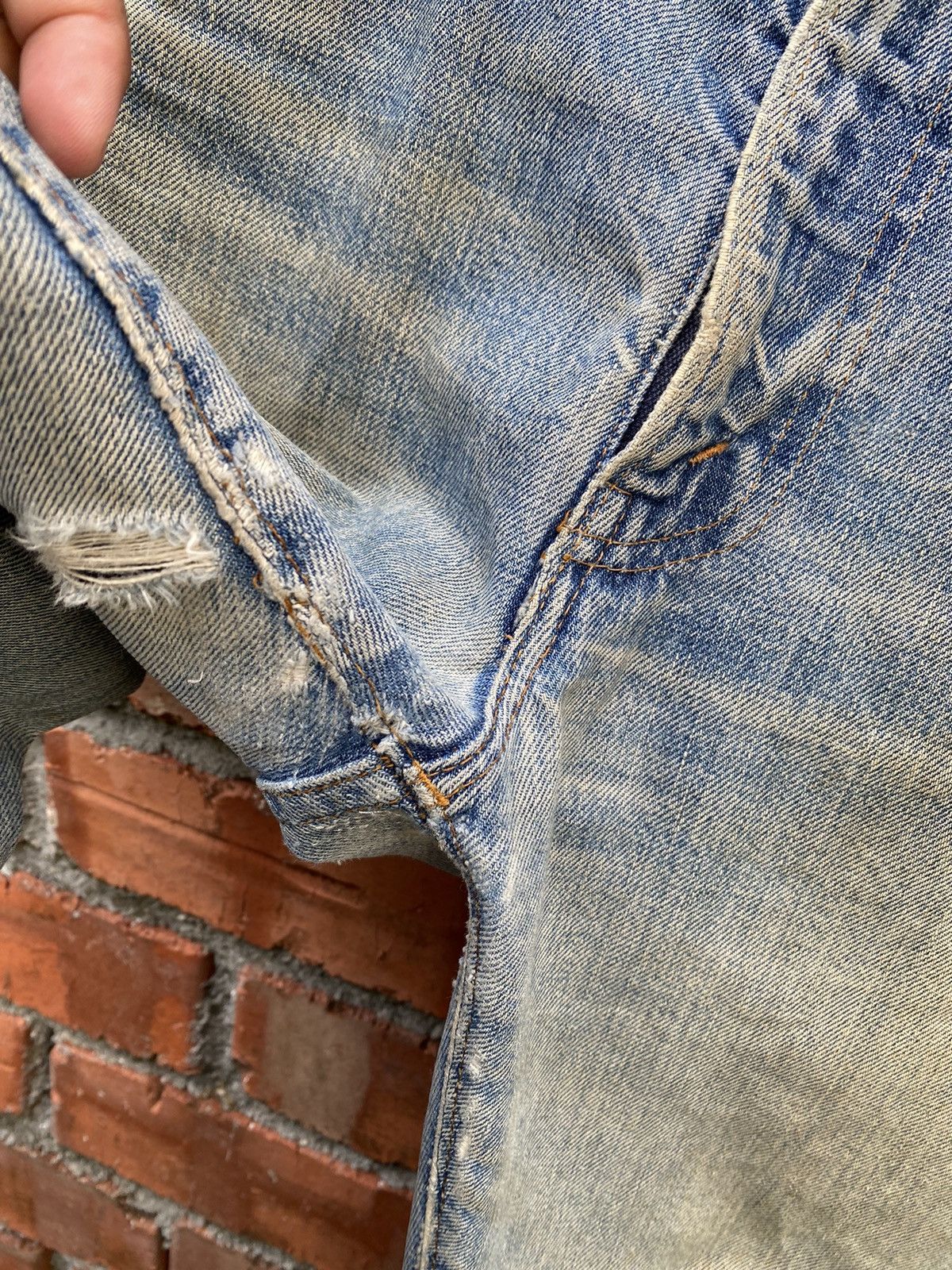 Levi's × Levi's Vintage Clothing × Vintage size 31x32 vintage levi's 505 distressed 80s made in USA Size US 31 - 8 Thumbnail