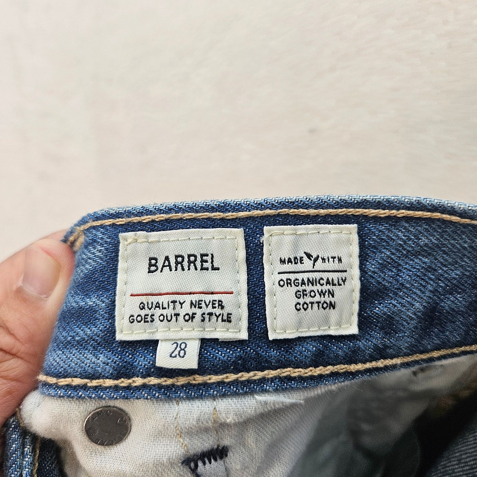 Levi's Made & Crafted LEVI'S MADE & CRAFTED WOMEN'S 28 BARREL HIGH RISE JEANS Size 28" / US 6 / IT 42 - 7 Thumbnail
