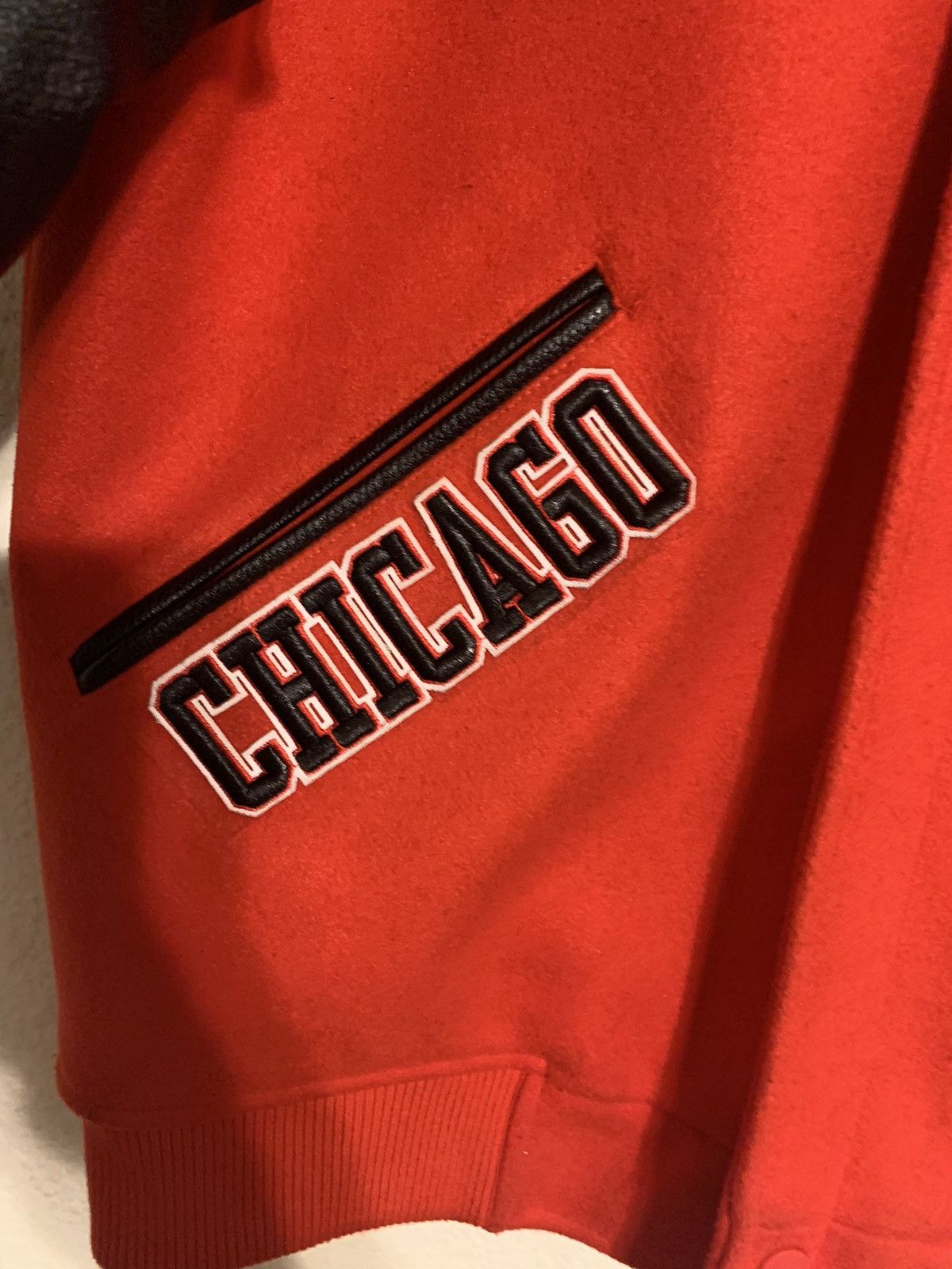 Pro Standard Pro Standard NBA Chicago Bulls Home Town Wool Red Varsity Size US S / EU 44-46 / 1 - 7 Thumbnail