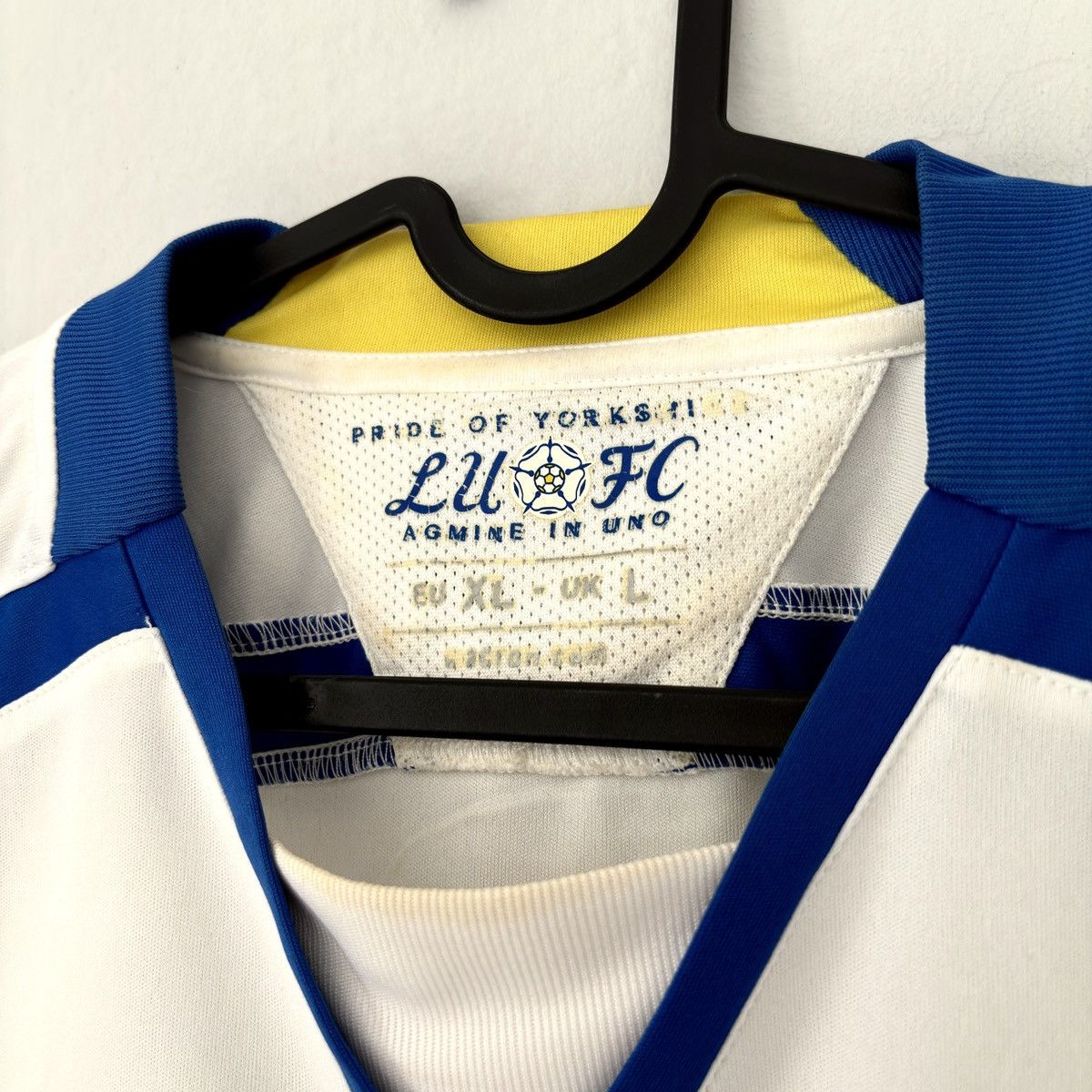 Vintage 2008 2009 Leeds United Vintage Macron Home it Soccer Jersey Size US L / EU 52-54 / 3 - 6 Thumbnail