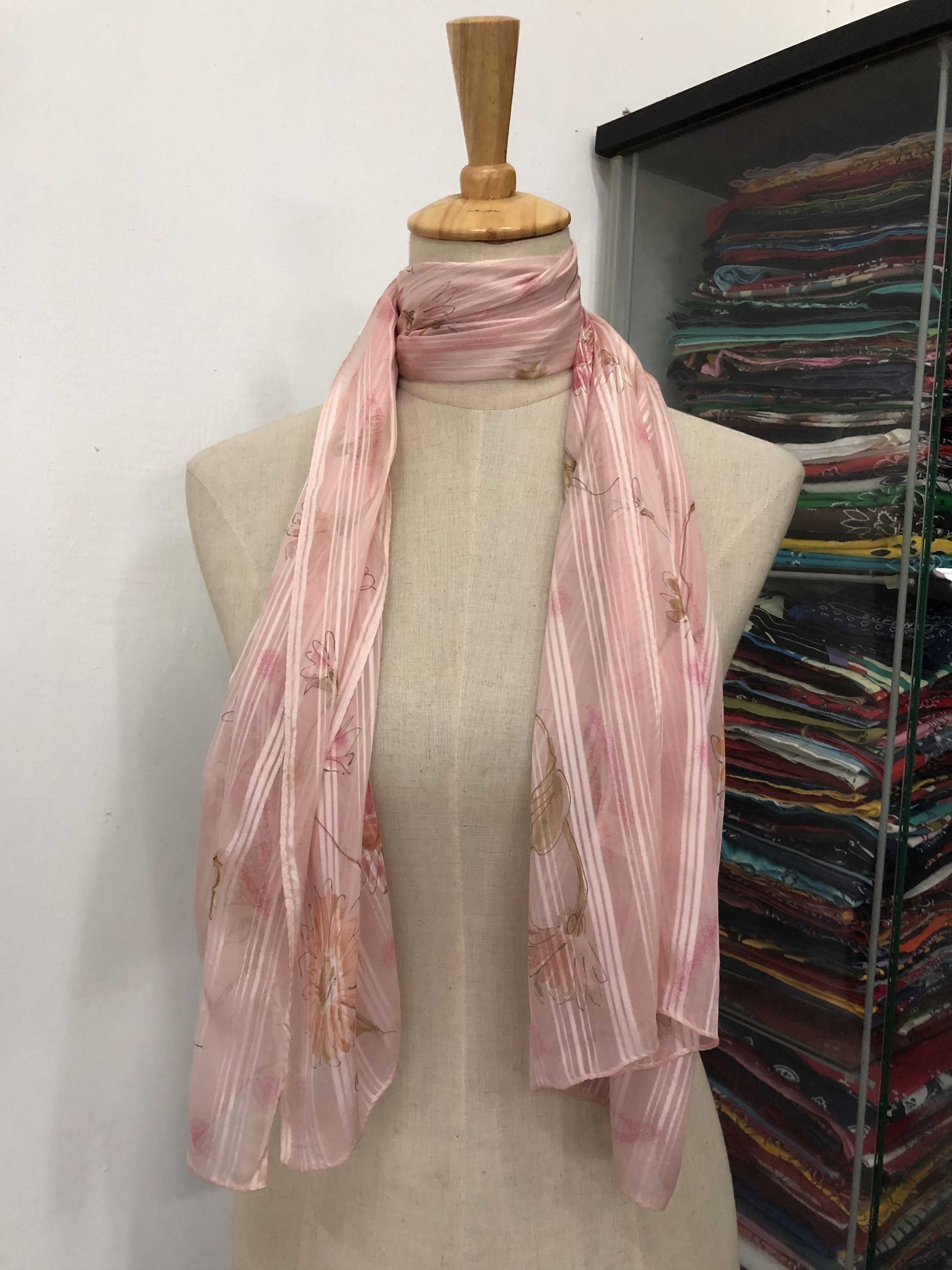 Vintage Vintage Luciano Soprani Silk Scarf Size ONE SIZE - 1 Thumbnail