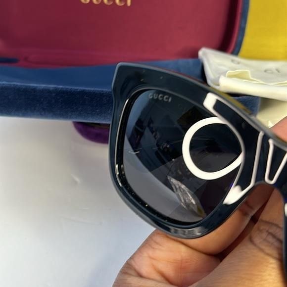 Gucci New Authentic GUCCI Square Frame Sunglasses GG0326S Black Size ONE SIZE - 12 Thumbnail