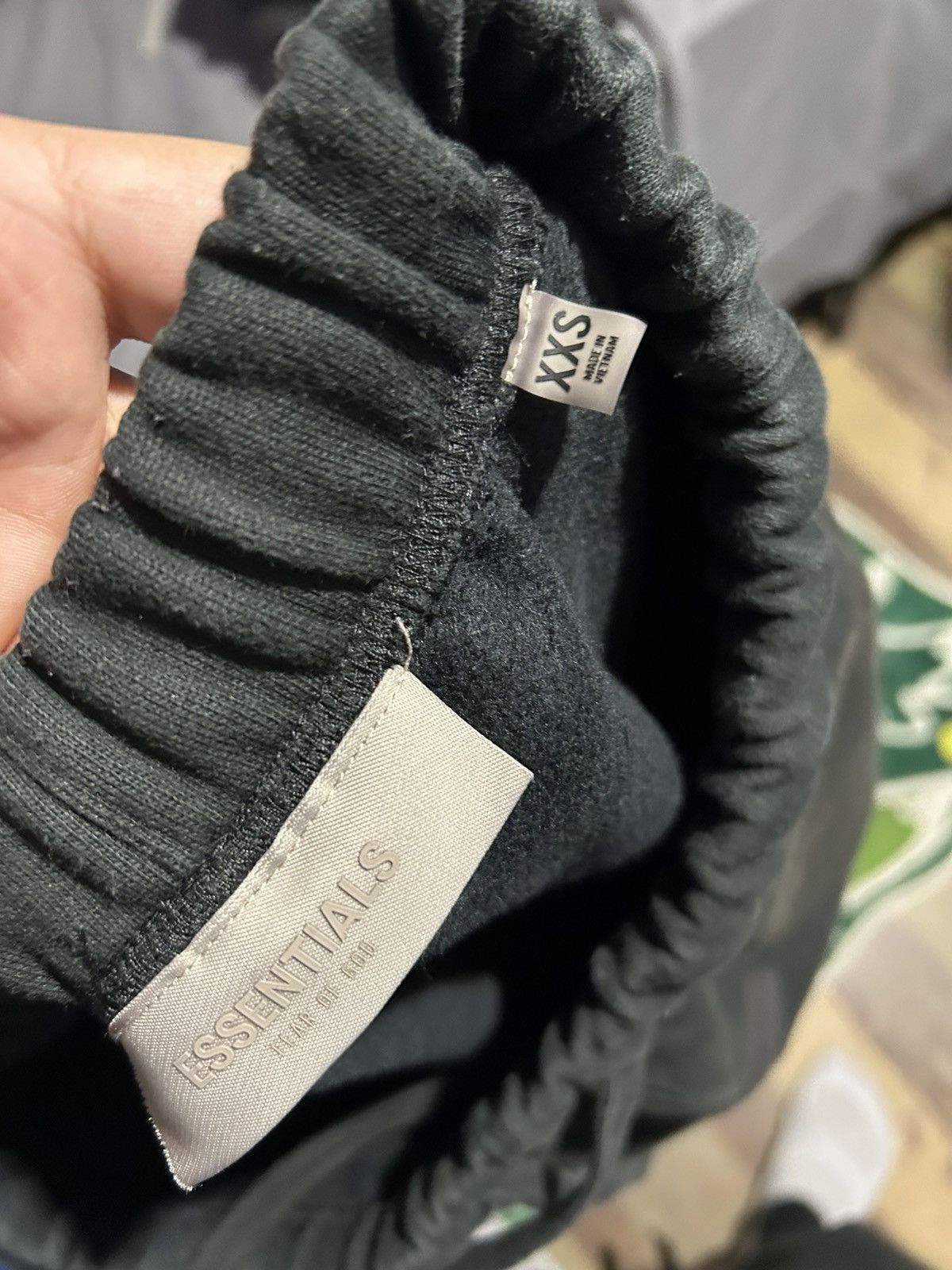 Essentials Black essentials sweats UNCUFFED Size US 30 / EU 46 - 4 Thumbnail