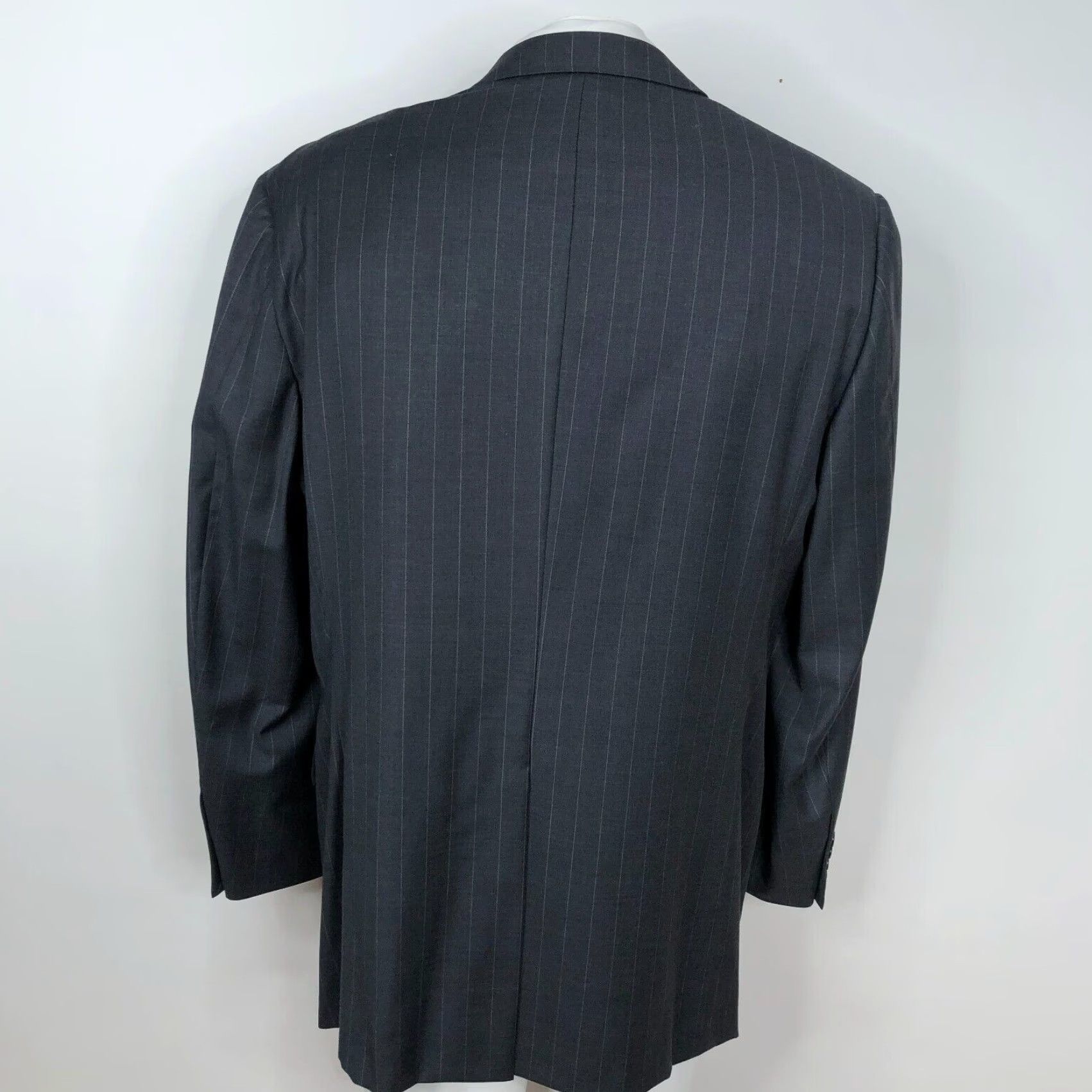 Vintage Hickey Freeman Suit Coat Jacket 42R REG Men 100% Striped Wool Dark Gray Notch Lapel Four-Button Single-Breasted Size 42R - 3 Thumbnail