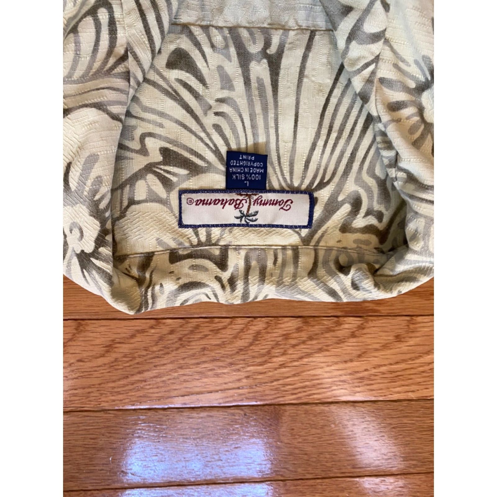 Tommy Bahama VINTAGE Tommy Bahama Hawaiian Shirt Men L Green Floral 100% Silk Short Sleeve Button-Up Collared Beach Tropical Size US L / EU 52-54 / 3 - 3 Thumbnail