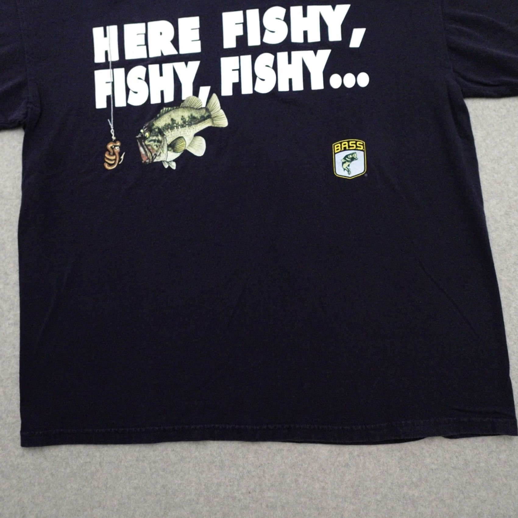Gildan VTG 90s Bassmaster Mens Tshirt XL Here Fishy Fishy Fishing Funny T-Shirt Blue XL Mens Size US XL / EU 56 / 4 - 7 Thumbnail