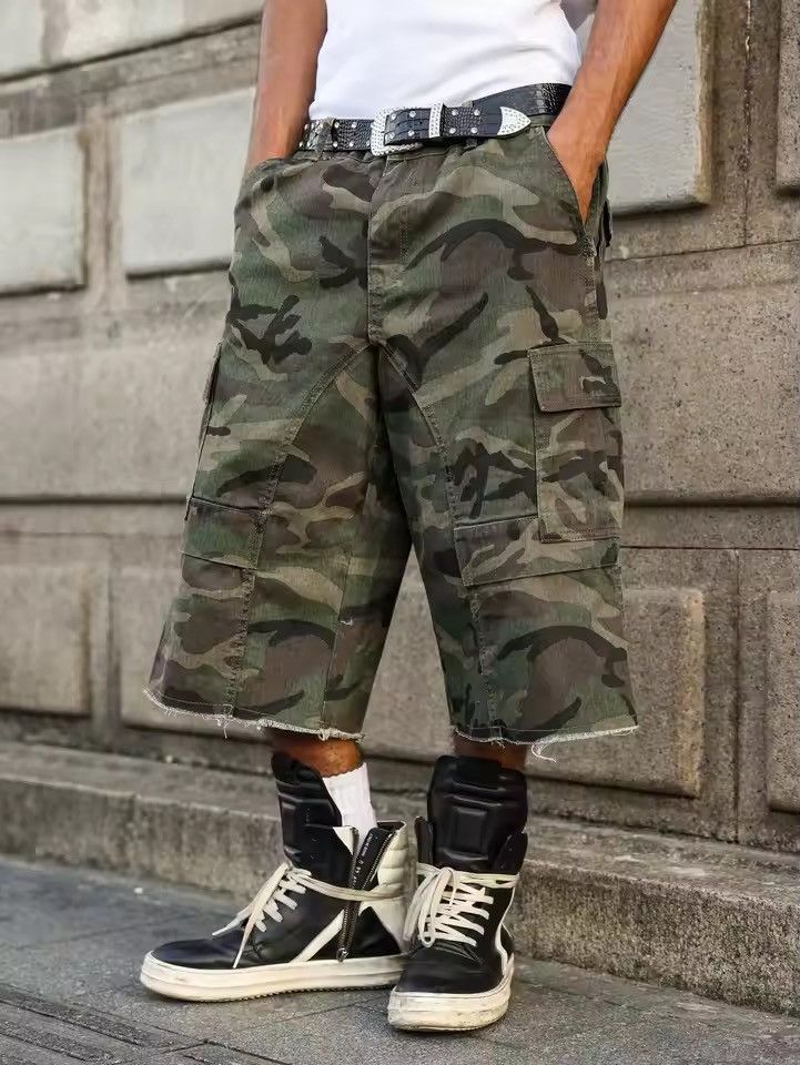 Japanese Brand Cargo distressed camo jorts Size US 32 / EU 48 - 2 Thumbnail
