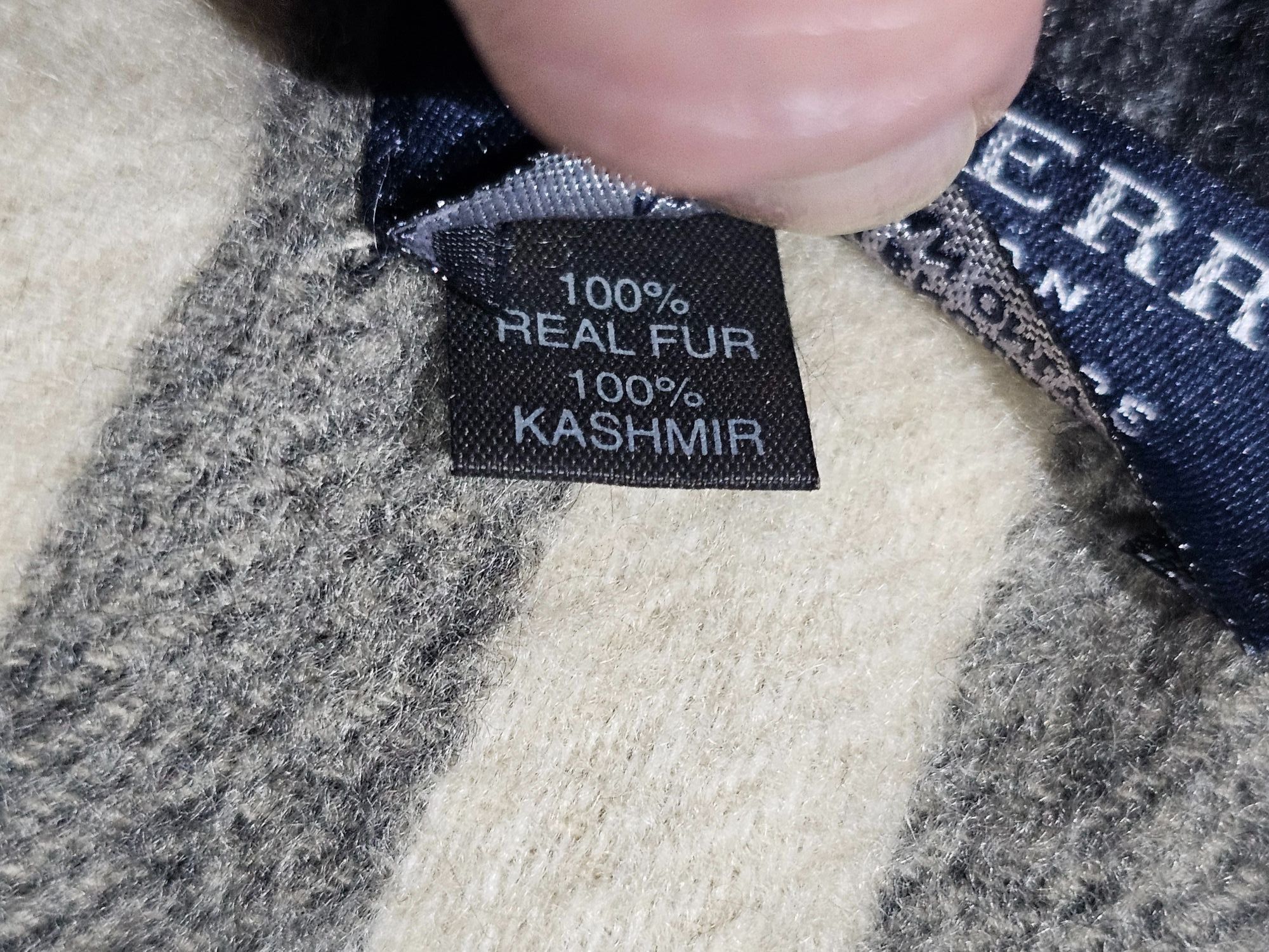 Burberry Burberry 100% Cashmere Fur Trim Scarf/Shawl Wrap Plaid Desig Size ONE SIZE - 4 Thumbnail