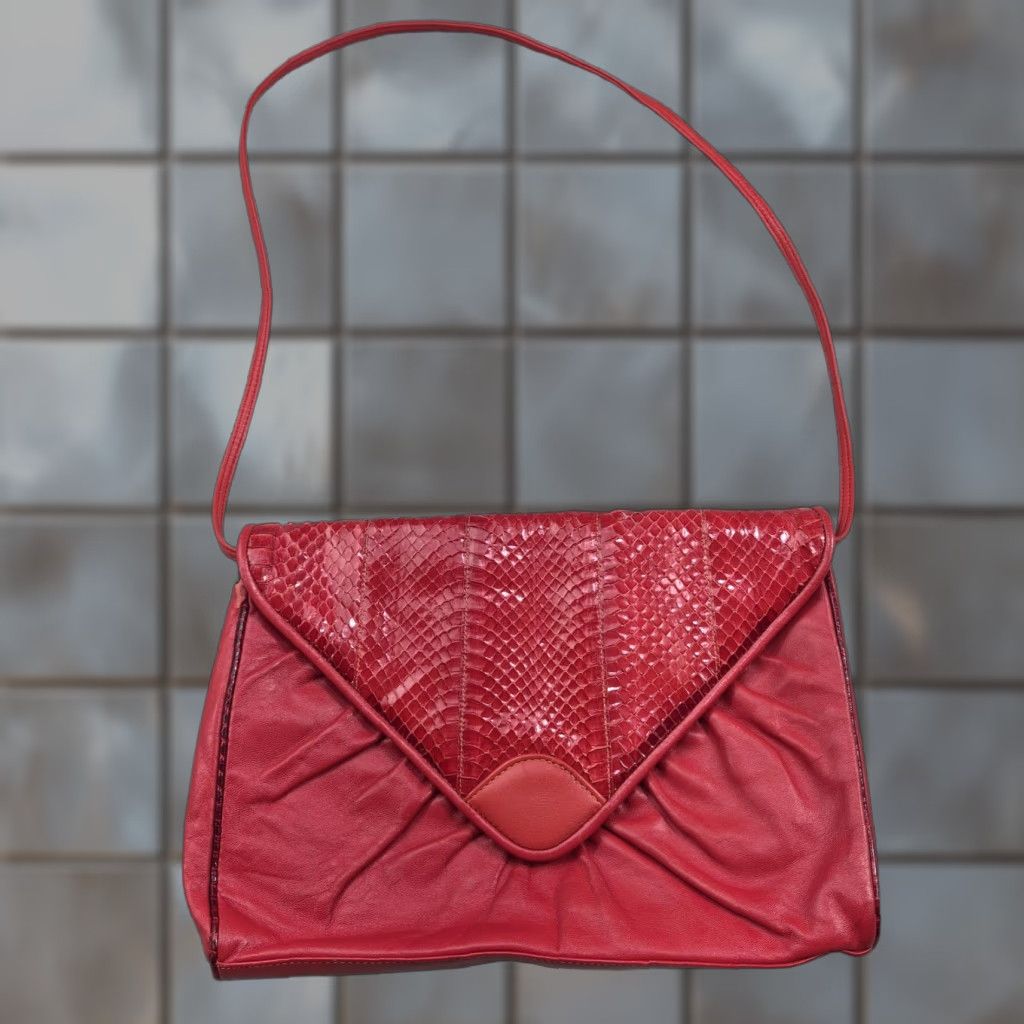 Vintage VINTAGE Meyers USA Womens Shoulder Bag Red SnakeSkin Leather Envelope Purse 80s Shoulder Bag Womens Medium Red Animal Print 90s Mens? Size ONE SIZE - 1 Thumbnail