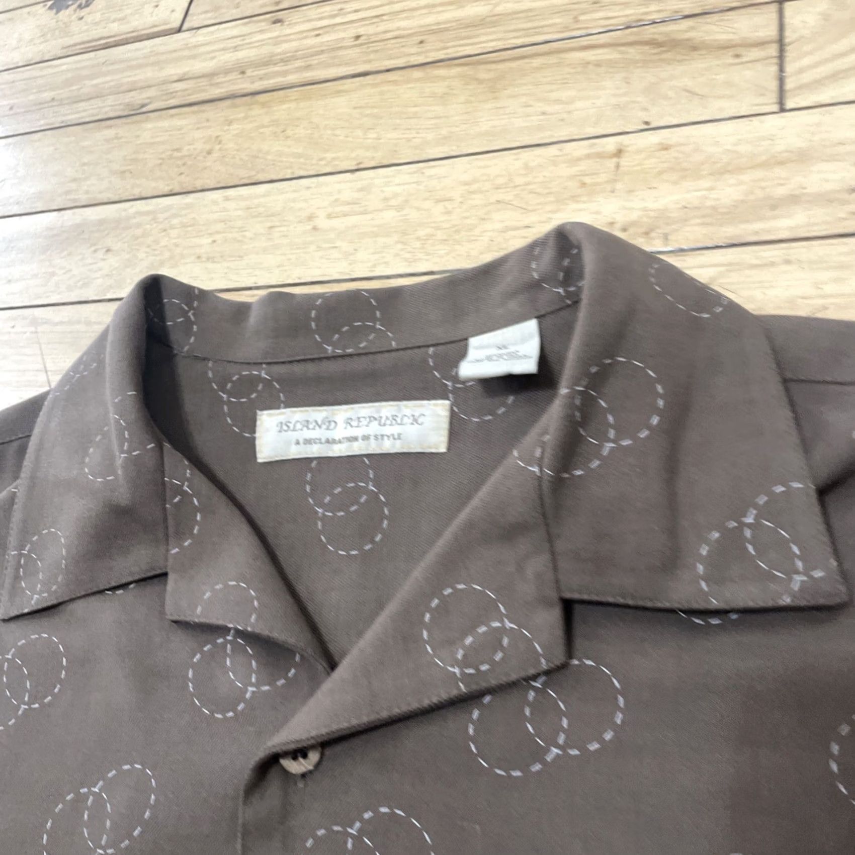 Vintage VINTAGE Island Republic Silk Button Shirt Men XL Relaxed Brown Western Geometry Circles Button-Up Collared Short Sleeve Western Theme Mens Size US XL / EU 56 / 4 - 4 Thumbnail