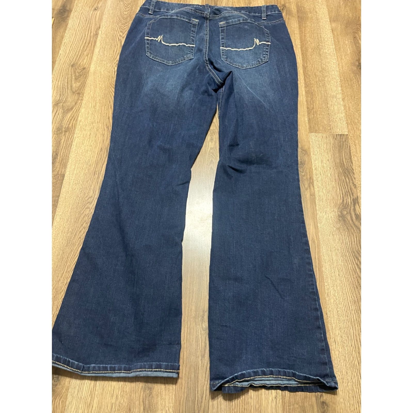 Vintage Maurices M Jeans Women’s 14W Blue Denim Classic Flared Jeans 5-Pocket | Regular Fit | Inseam 30 in | Medium Wash | Blue | 14W Womens MAURICES Jeans Size 36" / US 14 / IT 50 - 2 Thumbnail
