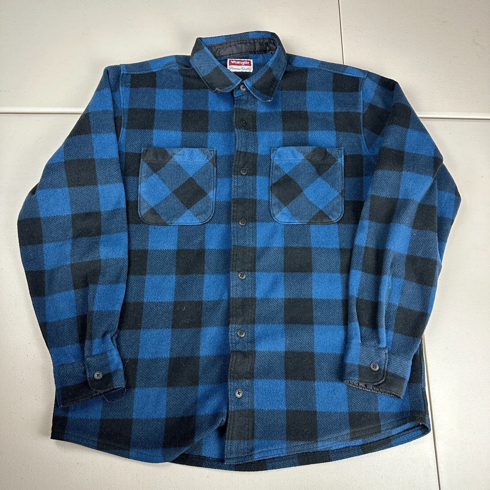 Wrangler Wrangler Long Sleeve Button Up Blue & Black Flannel XL Men Size US XL / EU 56 / 4 - 1 Thumbnail