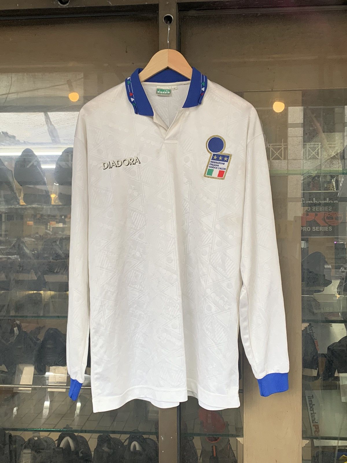 Diadora Vintage Italy Away Kit 1994 Size US L / EU 52-54 / 3 - 1 Thumbnail