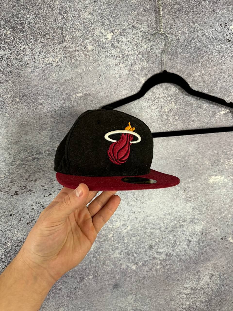 NBA × Vintage Miami Heat New Era Hats Size 7 1/8 56.8cm Size 36 - 1 Thumbnail