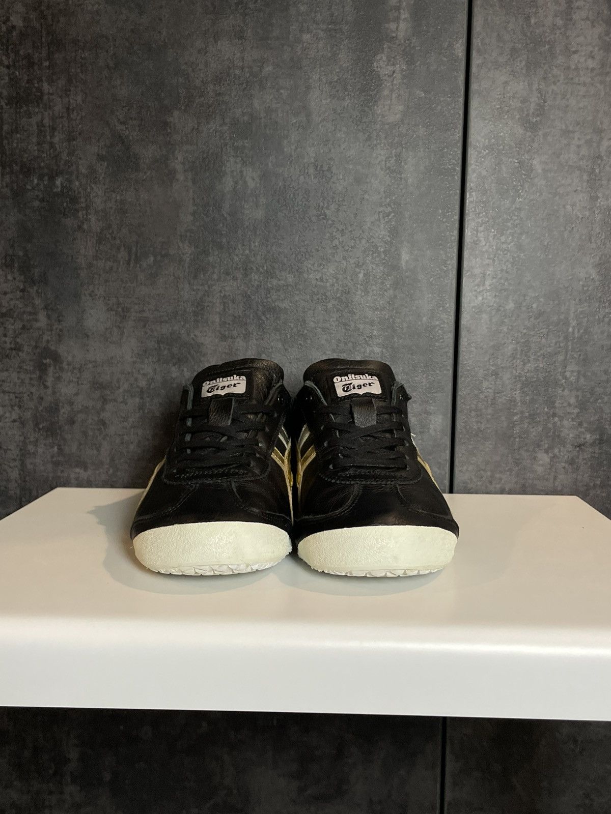 Onitsuka Tiger Onitsuka Tiger Silver Gold Onitsuka Tiger Size US 9.5 / IT 39.5 - 9 Thumbnail