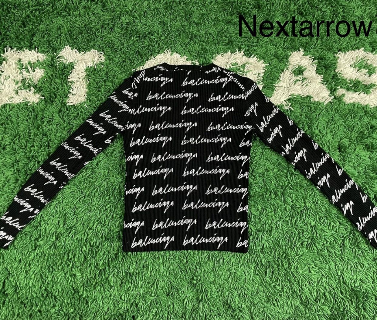 Balenciaga Balenciaga Straw Bullet Screen Knitted Sweater2412-Nextarrow Size US S / EU 44-46 / 1 - 2 Thumbnail