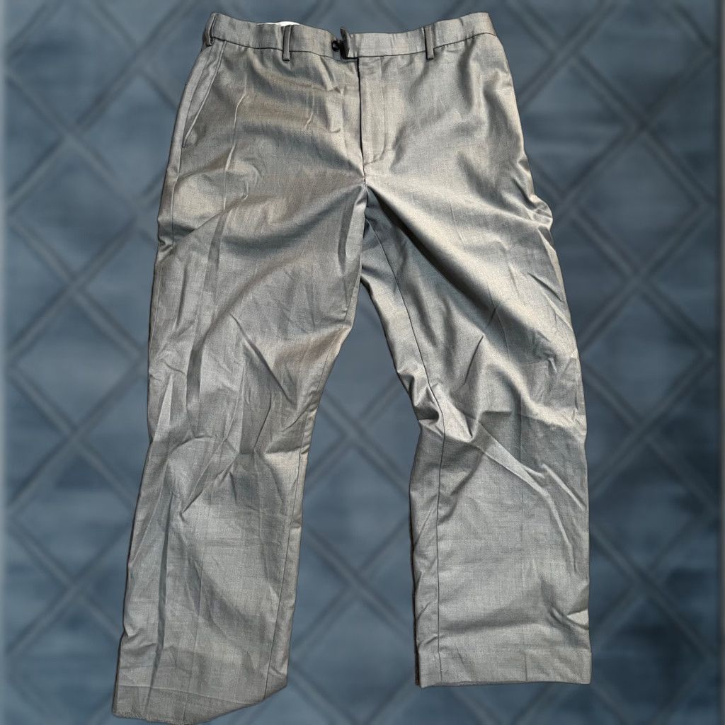 Croft & Barrow Croft & Barrow Pants Mens 38x30 Gray Relaxed Fit Flat Front Trousers Solid Khakis Size US 38 / EU 54 - 1 Thumbnail