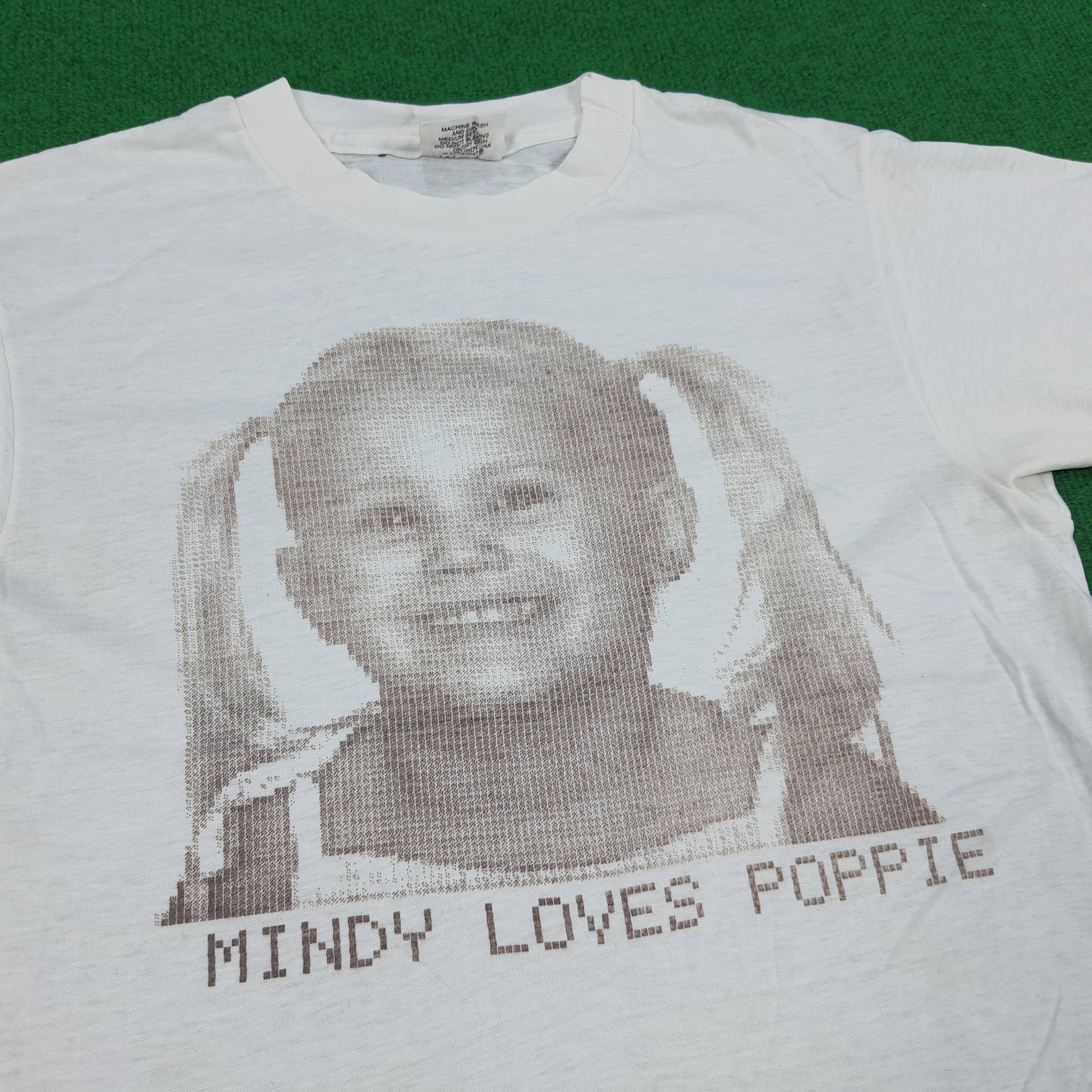 Vintage Vintage Mindy Loves Poppie Streetwear Phototee Tshirt Size US S / EU 44-46 / 1 - 2 Thumbnail