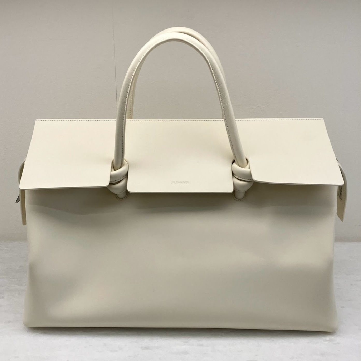 Jil Sander o1loc1c1124 Size: OS/ Handbag Flap in White Size ONE SIZE - 1 Preview