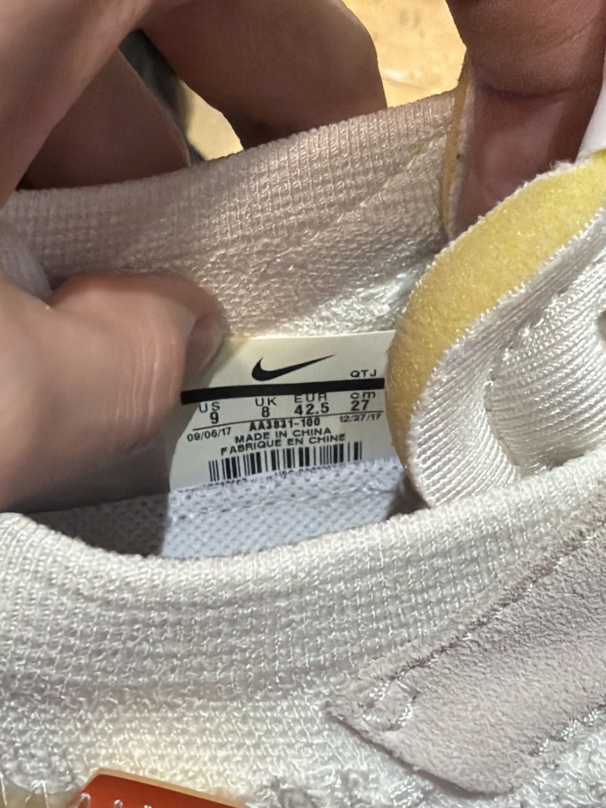 Nike 2018 Nike Off-White x Air VaporMax Style AA3831-100 Size 9M Size US 9 / EU 42 - 14 Thumbnail