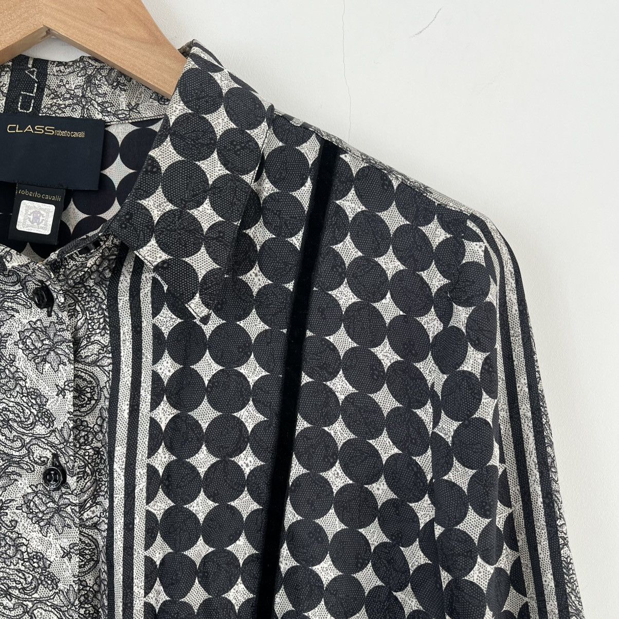 Roberto Cavalli Vintage Roberto Cavalli by Class Cavalli blouse 100% silk Size M / US 6-8 / IT 42-44 - 9 Thumbnail