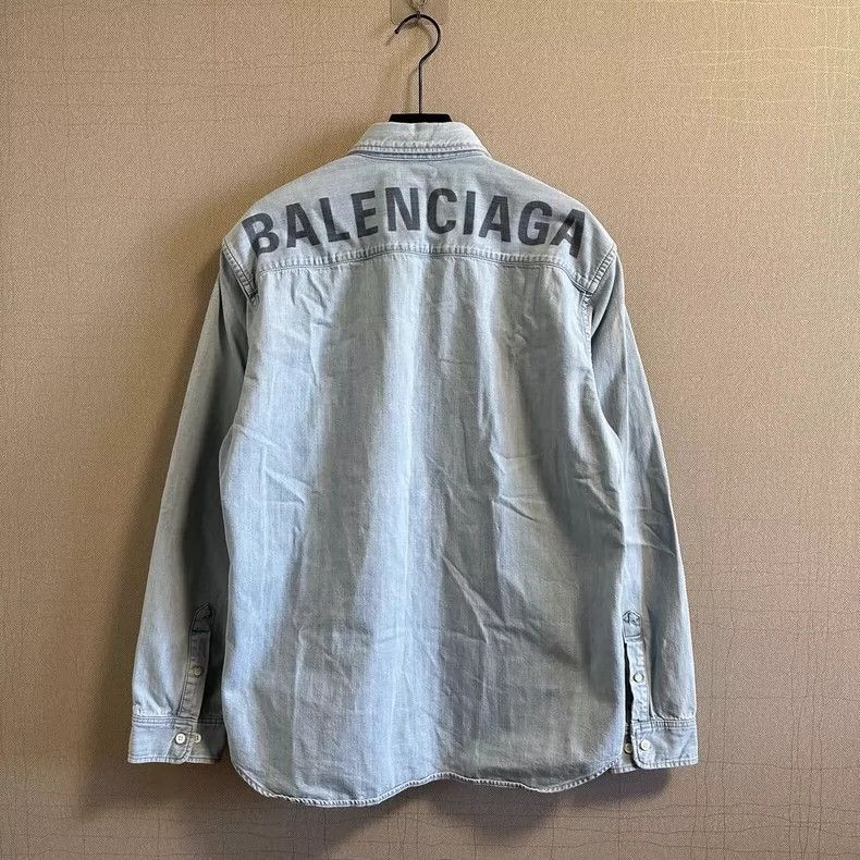 Balenciaga Balenciaga size 39 FW21 back logo print washed denim shirt Size US M / EU 48-50 / 2 - 2 Thumbnail