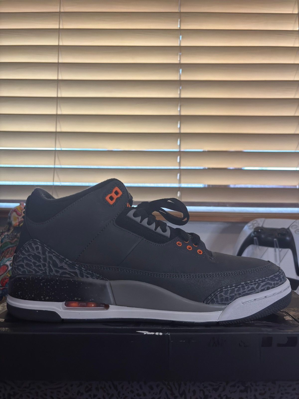 Jordan Brand Nike Air Jordan 3 Retro "Fear" Size US 11 / EU 44 - 2 Thumbnail