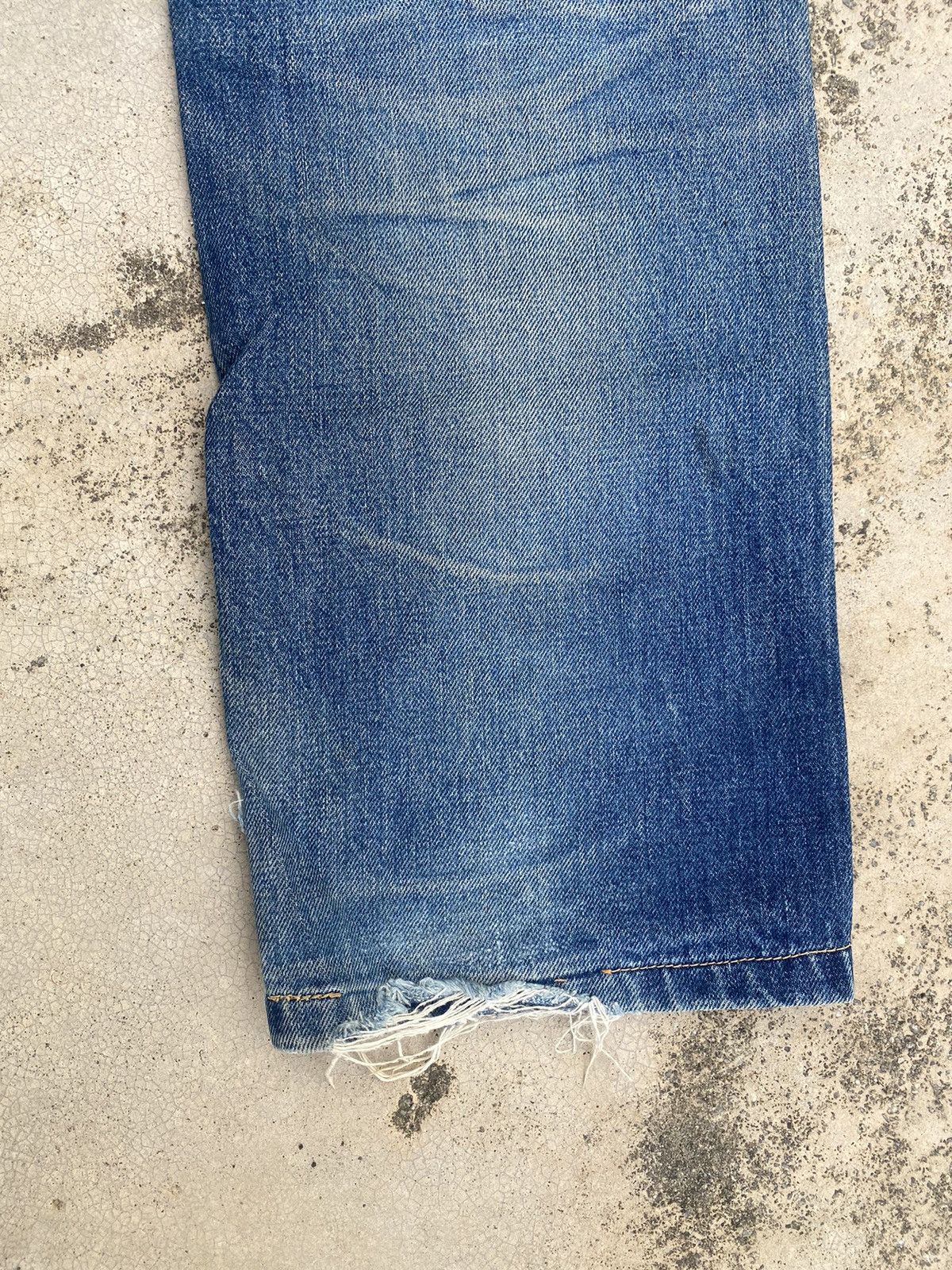 A.P.C. × Designer × Le Grande Bleu (L.G.B.) A.P.C Distressed Faded Selvedge Denim Jeans Size US 29 - 22 Thumbnail
