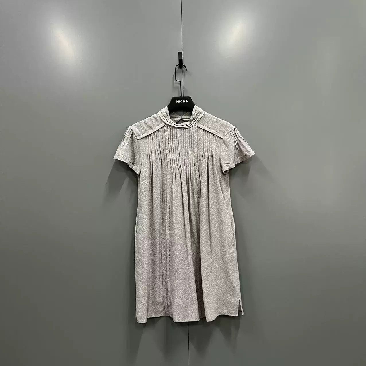 Burberry Burberry Floral Pleated Dress Size XS / US 0-2 / IT 36-38 - 1 Thumbnail